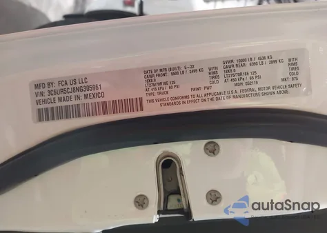 2022 Ram 2500 Tradesman 4X4 6'4 Box z USA, uszkodzony, nr VIN 3C6UR5CJ8NG305961